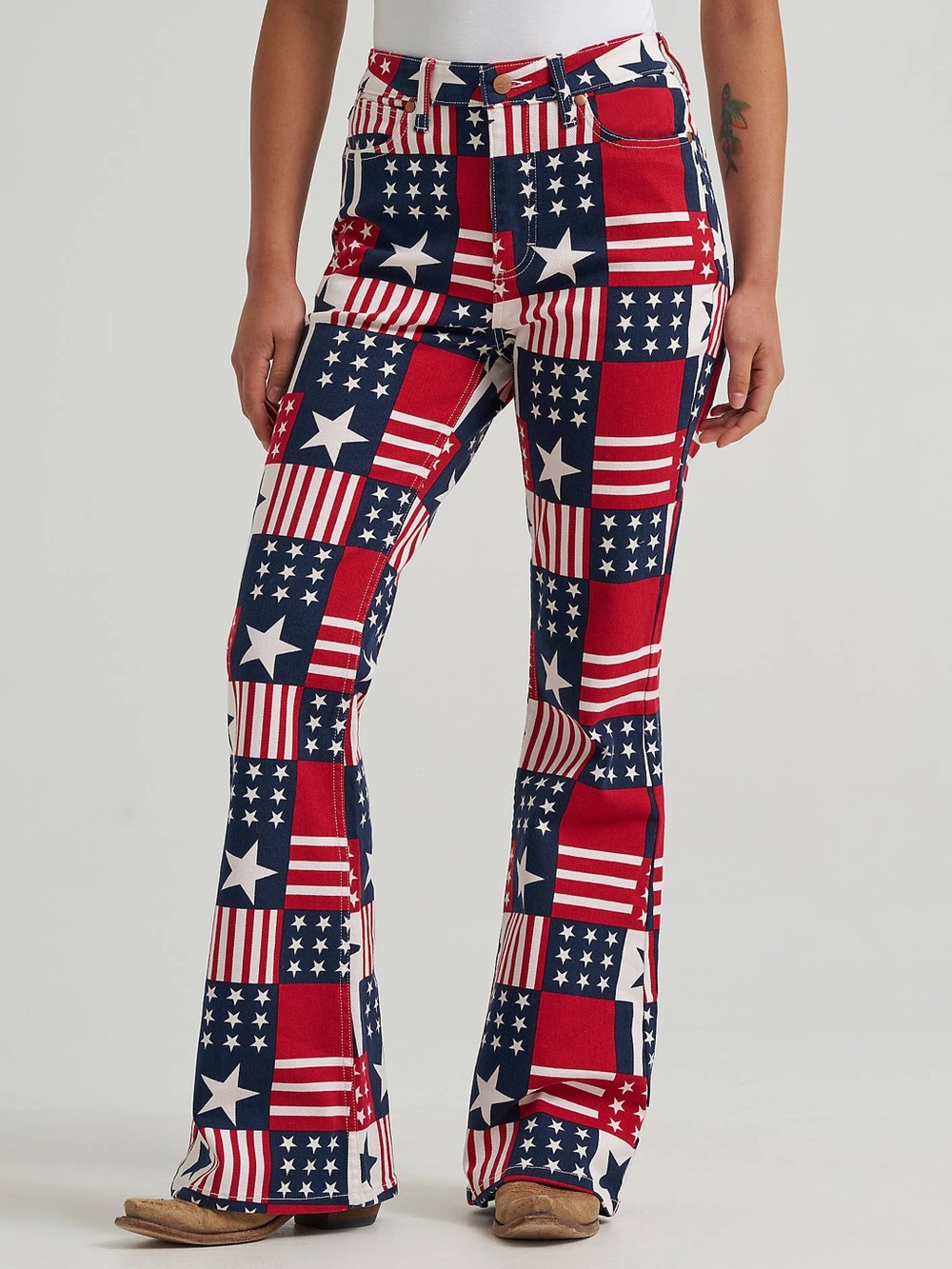 WRANGLER® X 250 YEARS OF AMERICA RETRO BAILEY FLARE PRINT JEAN - 31 x 32 - Picture 2 of 9